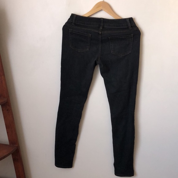 Black wash Blue Spice Jeans - Picture 3 of 9